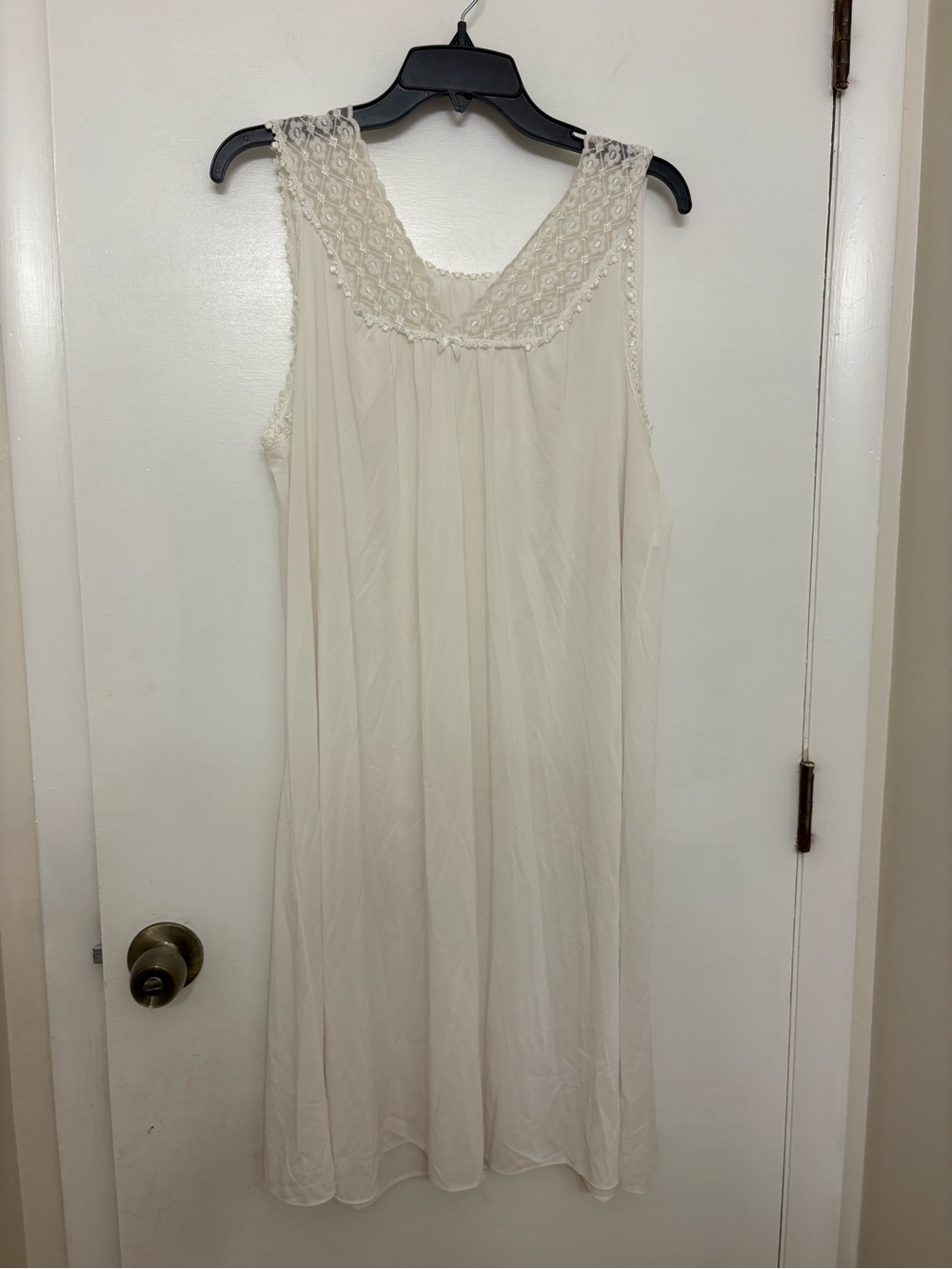 Vintage 70s Shadowline White Ivory Floral Lace Nightgown Sleeveless Midi Nylon M